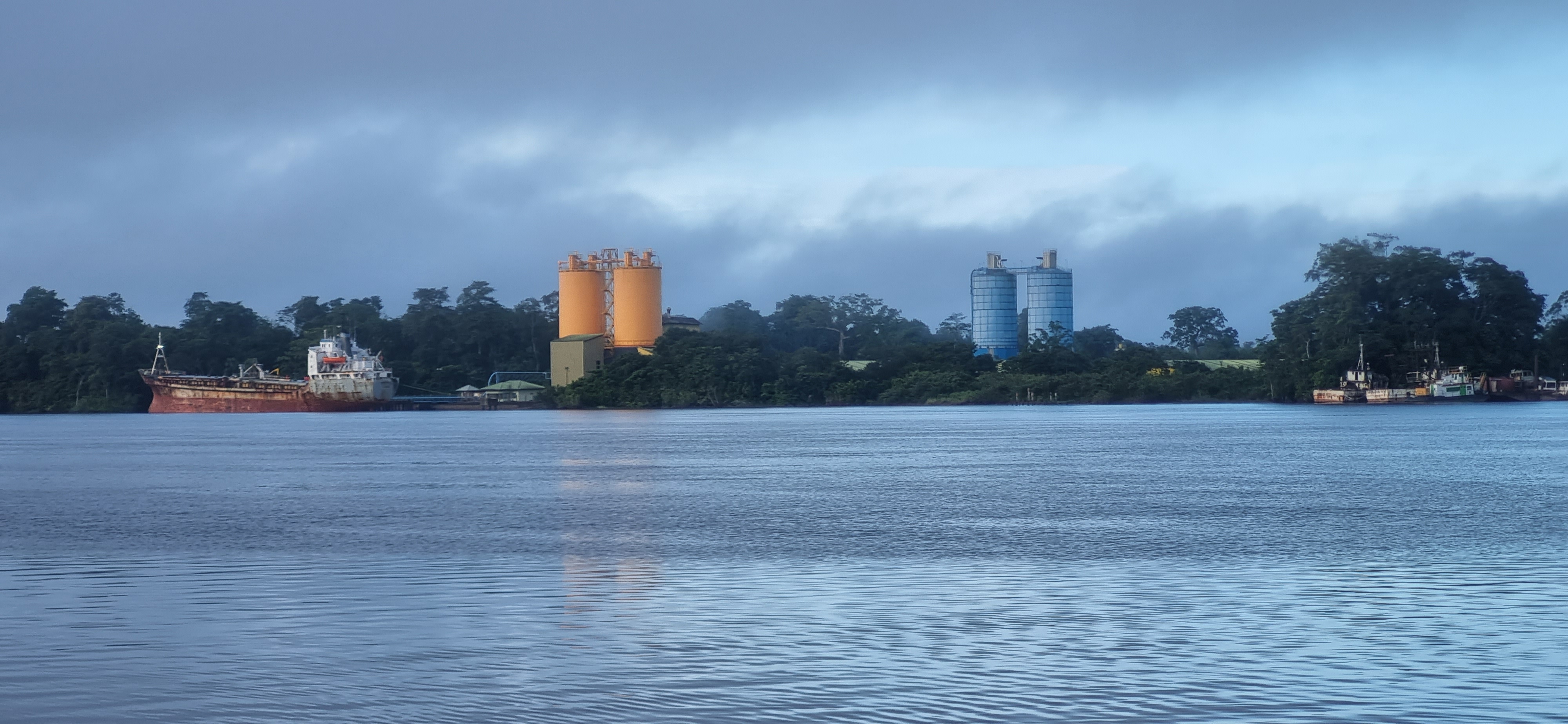 The Suriname River is quiet and calm but with a strong current, especially after big rains.
