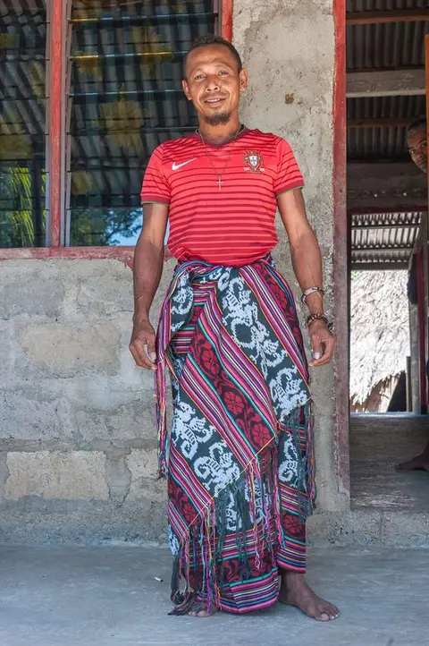 A Traditional Tais.. Our driver modelling a traditional Tais.