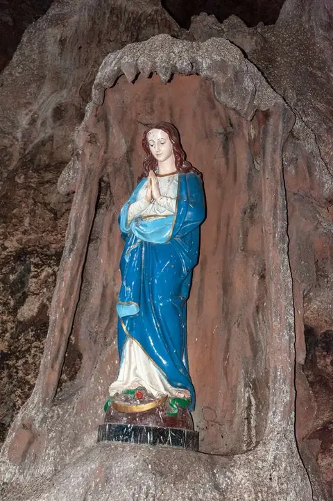 Jesus. Inside the Crystal Caves