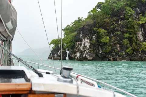 Great anchorage. Between Langgun and Dendang Islands