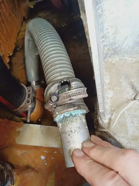 Exhaust Leak!. It's taken 2 years to find this little exhaust leak!