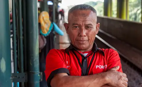 Jakarta Station Porter. You won't find service like this at an airport.
