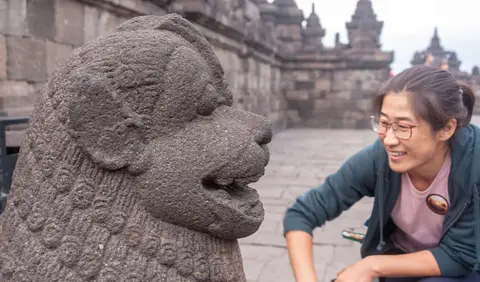 Borodudur Lion with Joy