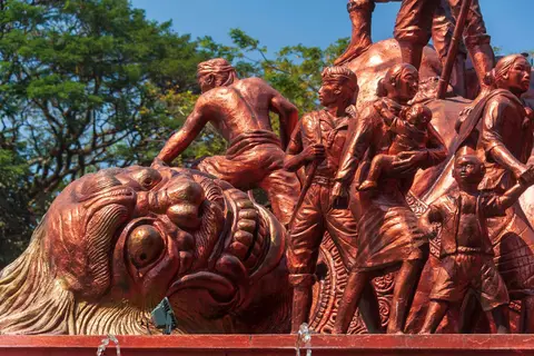 Malang Heroic Statue. The slain giant represents Japan and the Netherlands
