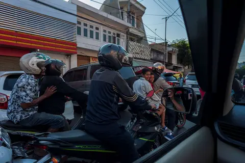 Surabaya Traffic. As it is everywhere in Java