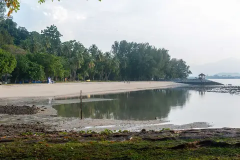 Rebak beach at low tide.