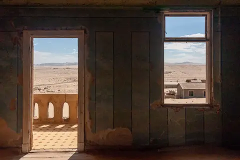 Interior/Exterior