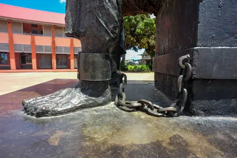 Statue in Saint Laurent