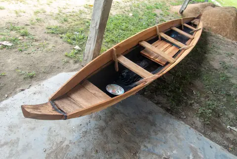Belé's New Canoe