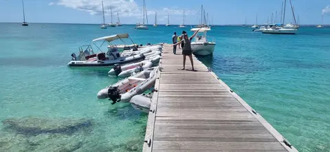 Merel Arrives. Rejoining Anjea in Antigua after her South American tour.
