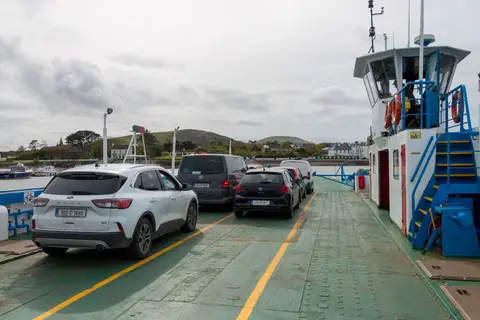 The Ferry. The ferry at Knightstown takes at least 15 cars, plus bikes and foot traffic.