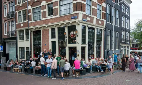 Happy Pub