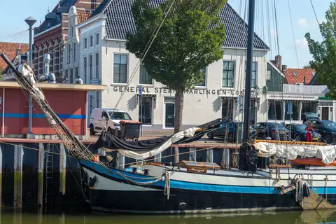 Harlingen to London. In Harlingen in the 1800s, you could buy a ticket to any major port in the world.